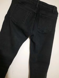 Black Cropped Jeans