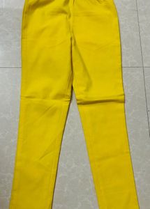 Yellow Jeggings.