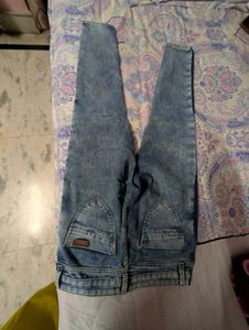 Stylish Washed Blue Jeans - Mast And Harbour