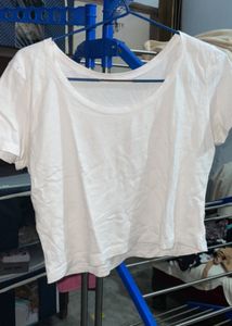 Basic White Cropped Tee
