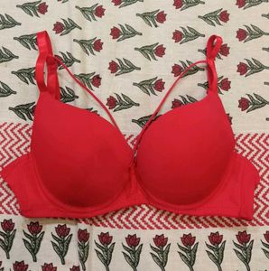 Vibrant Red Bra with Delicate Straps,no return,32