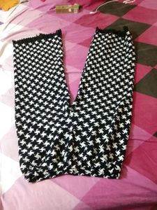 Palazzo Black N White Printed Crepe Size36-40