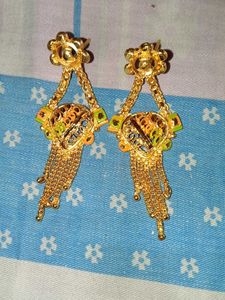 Elegant Golden Dangle Earrings