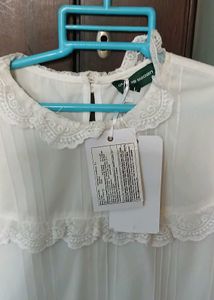 Elegant Lace Detail Blouse L Size