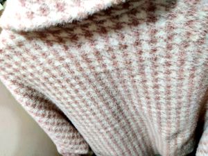 Imported women's houndstooth tweed jacket/sweater