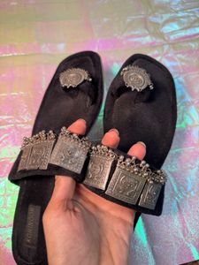 Trendy slippers