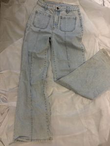 Light Wash 90s Flare baggy  Jeans