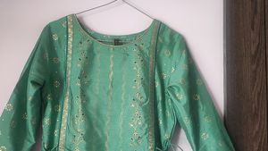 Janasya Gown