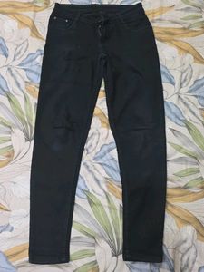 Classic Black Skinny Jeans