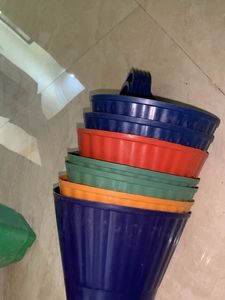 Set of Stackable Plastic Pots 7