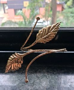 Elegant Leaf Armlet