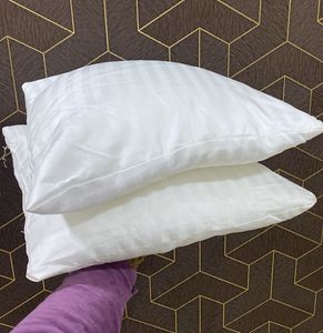 Set of 2 White Striped Cushions