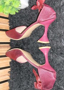 Elegant Red Bow Heels