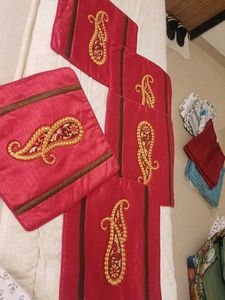 5 Embroidered cushion covers