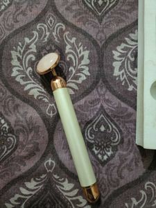 Vibrating Rose Quartz Roller &amp; Massager