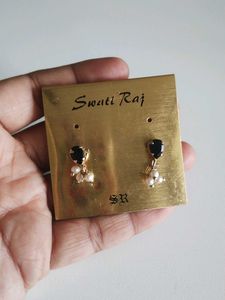 Elegant Black &amp; Pearl Dangle Earrings