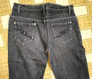 Classic Black High-Waisted Jeans