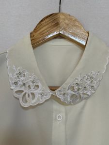 Detachable Collar with Lace Detail