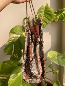 Chic Snakeskin Handbag