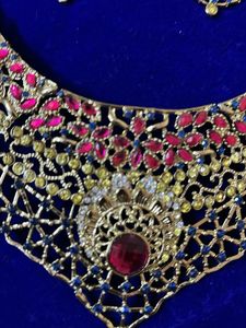 Stunning Kundan Necklace &amp; Earring Set