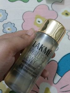Lakme Hyaluronic Dew Micro-Essence