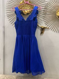 Padded Stunning Royal Blue V-Neck Dress