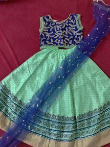 Lehanga Choli With Dupattas