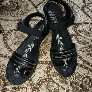 💥Today's Offer, Beautiful Black Sandles