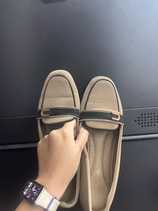 Comfortable Tan Loafers with Black Accent