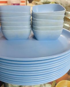 Set Of 12 Bowl And Plates