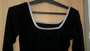 Black Long Sleeve Crop Top