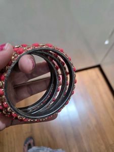 🎉Today only🎉Red &amp; Gold Beaded Bangle Set