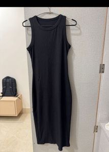 Sleek Black Sleeveless Midi Dress Size S