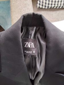 Chic Black Double-Breasted Blazer