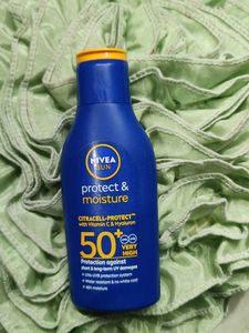 Nivea Sun Protect & Moisture SPF 50
