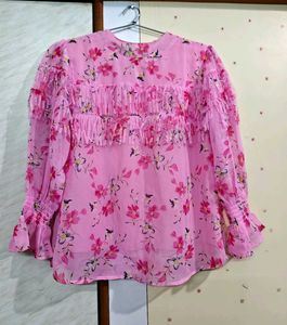 Pink Floral Ruffled Top 🌺