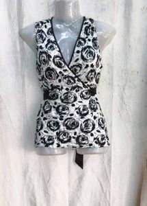 11249. Black & White Floral Wrap Top