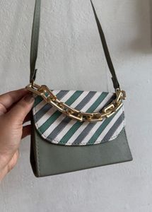 Striped Chain Detail Crossbody Bag