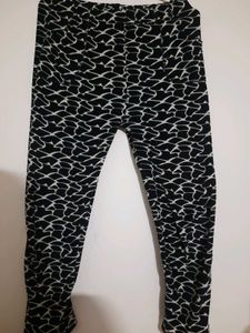 Black & White Print Leggings