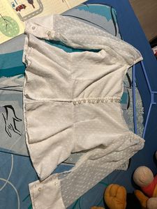 Missamore Size M Super Cute White Top New