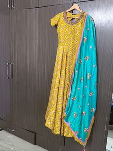 Elegant Yellow &amp; Blue Kurta Set