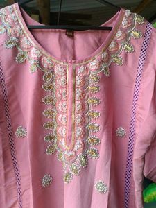 Elegant Pink Embroidered Kurta