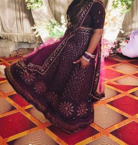 Elegant wine lahenga