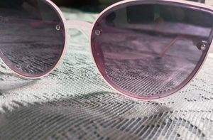 Stylish Pink Cat-Eye Sunglasses