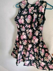 Chic Black Floral Print Sleeveless Dress