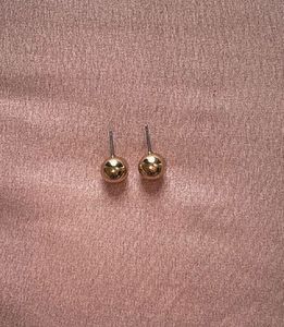✨Classic Pearl Stud Earrings Set of 2 ✨