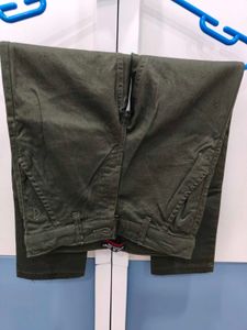 Gini & Jony Kids pants (6 to 7 Y) shiny textur