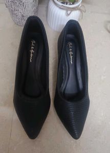 Classic Black Pointed Toe Heels
