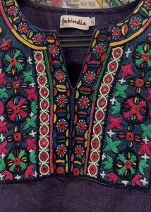 Elegant Purple Embroidered Kurta