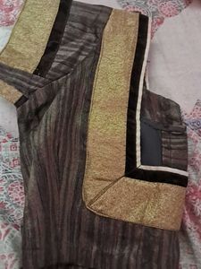 🔥🔥Beautiful Brown blouse with golden border